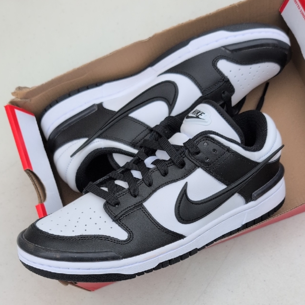 WMNS Nike Dunk Low Twist - Panda - Size 11 ( DZ2794-001 )